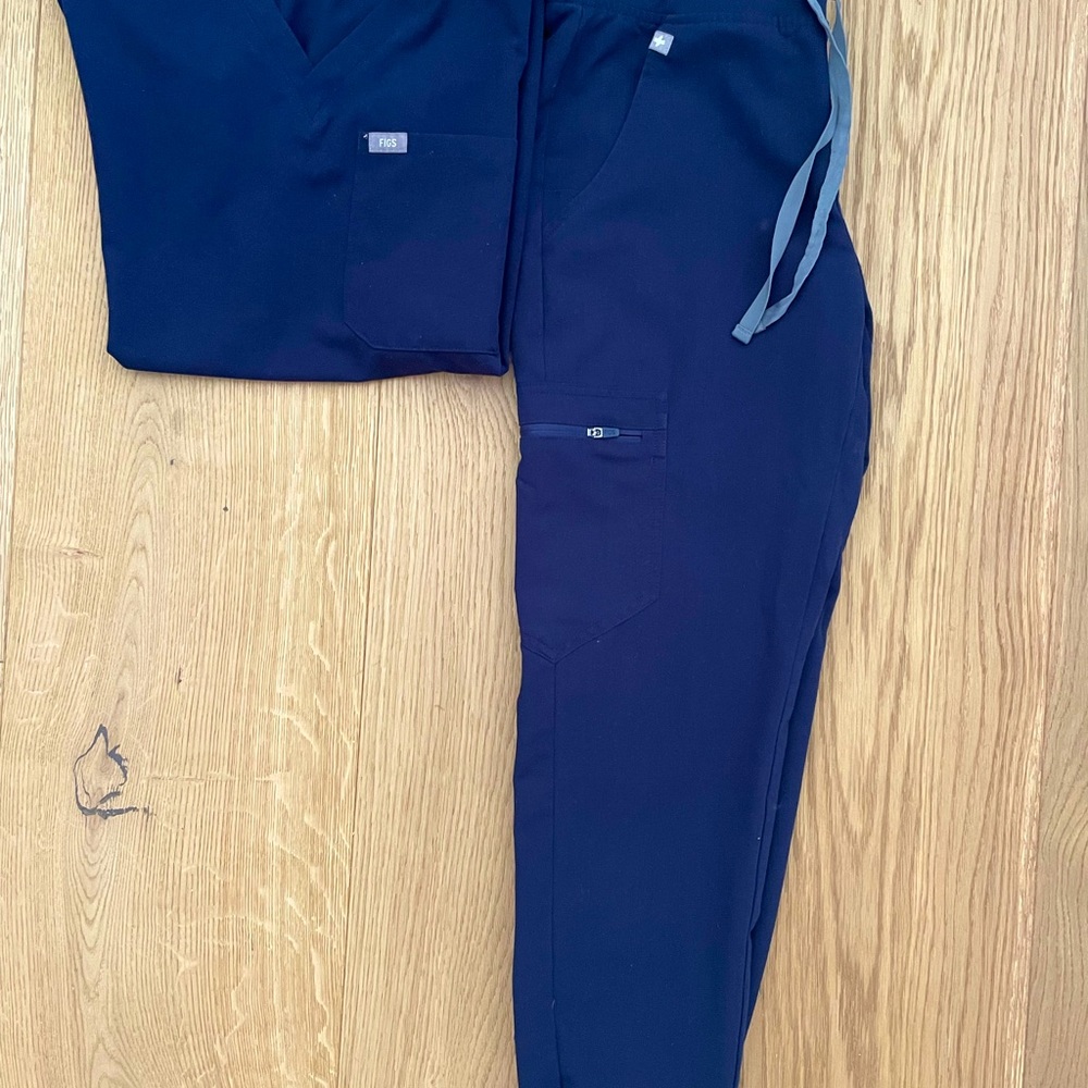 Catarina and Zamora styles in Navy.